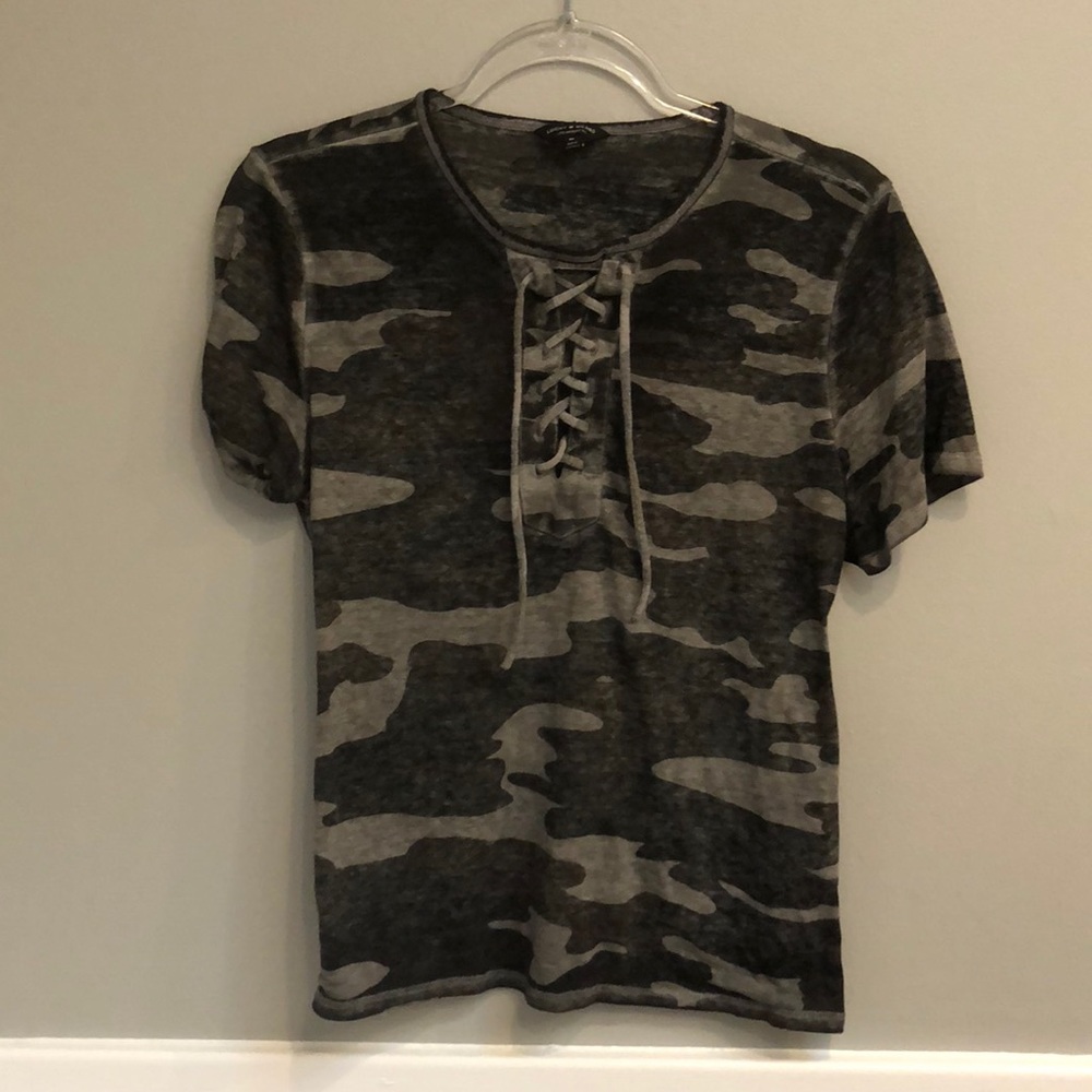 Tee shirt